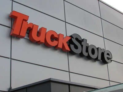 Truck Store oznakowanie serwisu samochodów ciężarowych i dostawczych Nadarzyn k/ Warszawy