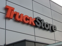 Truck Store oznakowanie serwisu samochodów ciężarowych i dostawczych Nadarzyn k/ Warszawy