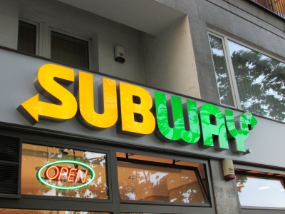 Oznakowanie dla nowej restauracji SUBWAY Warszawa ulica Świętokrzyska.